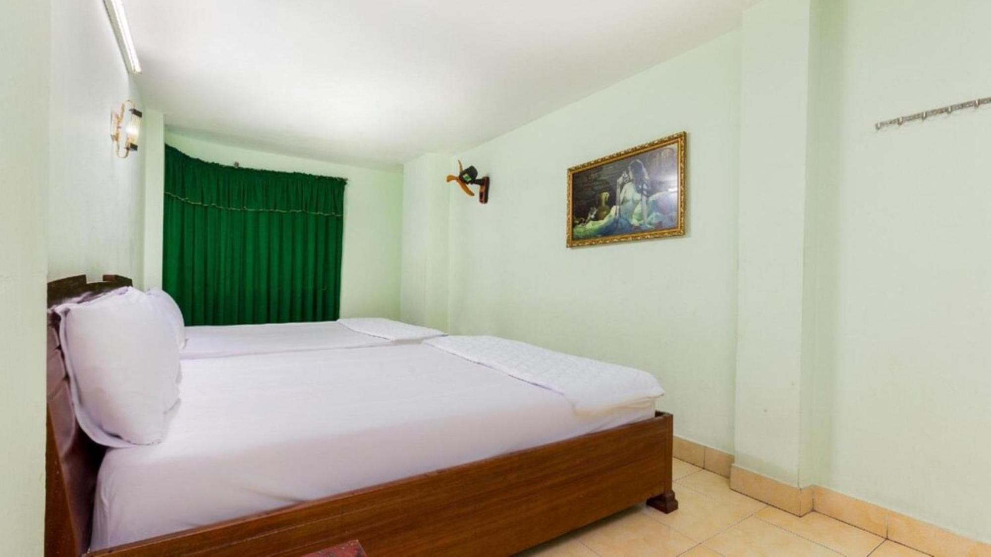 Mat Troi Vang Hotel *
